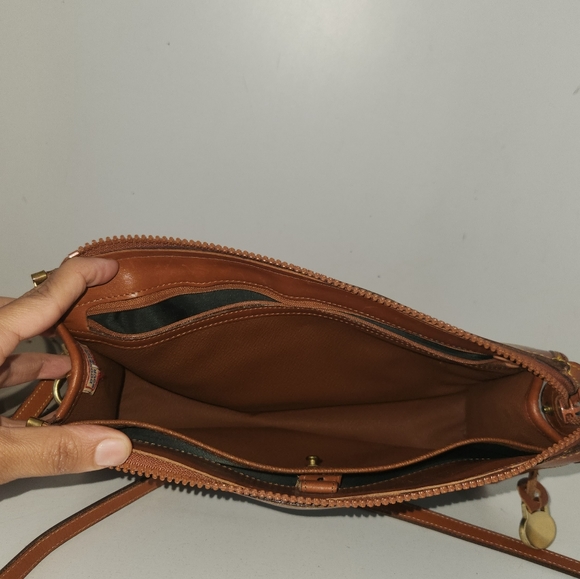 Vintage Dooney and bourke Olive Green Color Pebbled Leather/Tan Crossbody bag - Picture 13 of 13